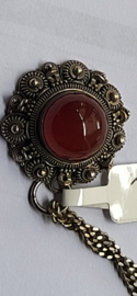 Zilver collier met hannger met carneool. 60 cm  ouderwets.