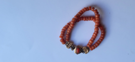 Kinder armbandje mat gouden slot en bloedkoraal, 13 cm.