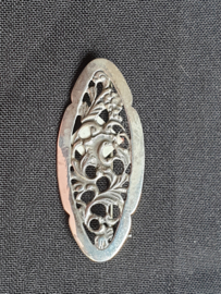 Klein zilver broche open gezaagd model bloemen. 5 cm