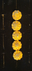 5 x knoop verguld denk geen zilver maar wel heel leuk.lijkt oosters.