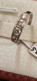 Klein antiek 14 kr witgouden dames ring met 4 x diamant  totaal 0.25 crt.
