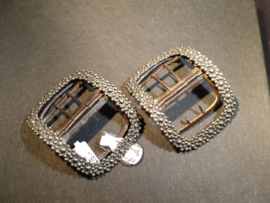 kleinere (schoen) gespen zilver met metalen binnenwerk