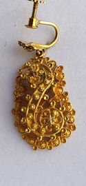 Antiek essen oorbellen goud 14 kr 3 cm lang  18 mm breed 7 gram schroefhaak.