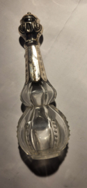 Kristal Geurfles met zilver beslag 12 cm hoog  nette staat. glas nieuwstaat.