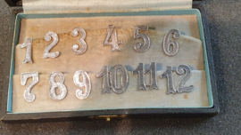leuke set zilver tafel schikking letters in doos