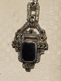 Zilver haakoorbellen met inix en markeziet 3.7 cm lang 1,3 cm breed.