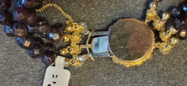 Granaat armband met antiek maar nieuwstaat gouden slot  en zijstukken lakbollen
