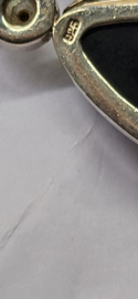 Zilver hanger met onix en parel 4,5 cm 2e gehalte.
