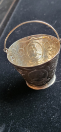 Zilver emmertje naar antiek model hoogte 3cm dia.. 4 cm