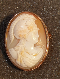 Mooie oude gouden Camee broche geen scheuren 14 kr  4.2 bij 3.2 cm