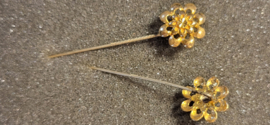 Antieke mutsspelden goud kop en met zilveren speld 5 cm