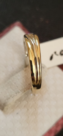 Goud 14 kr bicoller ring met zirkonia 3 gram maat 18  5 mm breed.