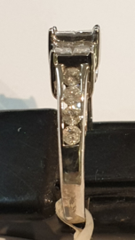 Geel  dames ring 9 kr met carre geslepen Diamanten 1.5 crt