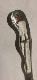 Zilver gehamerde broche met Carneool 8,5 cm.  1930.