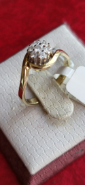 Bicoller slagring met rozet van briljanten mooi als verlovings ring .