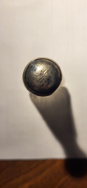 Kristal Geurfles met zilver beslag 10 cm hoog  nette staat. zilver voet.