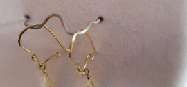 14 KR gouden pegel oobellen haaksluiting 38 mm lang 1,4 gram.