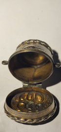 Zilver Loderein/Geur doosje   4 cm hoog nieuw. 30 gram.