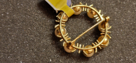 Mooie hand gemaakte gouden broch met echte parel nieuwstaat 3,5 cm.