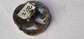 2x antiek klederdracht knopen zilver bijbelse voorstelling