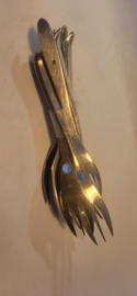 11 x vorkjes  zilver van der meulen 130 gram  11 cm nieuwstaat.