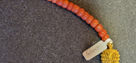 Mooie antiek hals collier van mooie bloedkoraal 1e kleur 7 mm kraal 42 cm.
