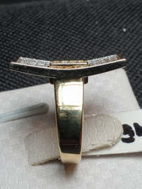 Twee kleuren 14 Kr gouden ring met zirkonia (groot) 22 bij 15 mm maat 16.