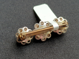 Broche van 3 zeeuwse knopen zilver. 3,5 cm
