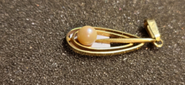 14 kr Gouden hanger met  6mm parel 2,2 gram  4 cm.