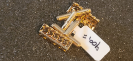 Zware  2 kleuren gouden machetknopen nette staat ( let op) 11 gram. 5 cm