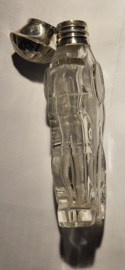 Kristal Geurfles met zilver beslag 11 cm hoog nette staat.