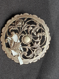 Zilver broche  5 cm gravering bloem Schoonhoven