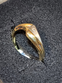 Twee kleuren gouden ring met diamantje maat 16,5 2.2 graam 14 kr.