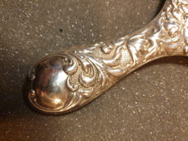 Mooie grote zilveren hand spiegel engels 1902 15 cm diameter 27 cm lang
