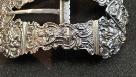 Bijzonder oude ceintuur gesp Bernardes Schoorl Amsterdam  12 bij 7 cm
