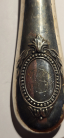 Grote Vis vork handvat is zilver  mooi bewerkt 28 cm  6 cm breed.