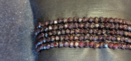 Antiek armband met goude slot met granaat als nieuw 5 bij 2,5 cm met lakbollen