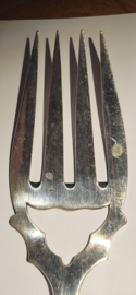 Grote Vis vork handvat is zilver  mooi bewerkt 28 cm  6 cm breed.
