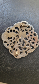 Zilver broche opengewerkt  6,5 cm 2e gehalte J W Vogel  Den Boch.