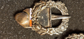 Antiek broeks-gespen gemaakt door S Riens 1890 zilver 4,5 bij 3 cm.