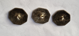 3x antiek klederdracht knopen zilver. 18e eeuw