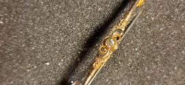 Antieke staaf broche goud met zirkoon nette staat 2,2 gram 6 cm .