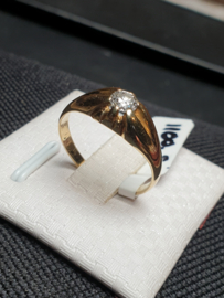 Geelgouden Tiffany pink ring met centrale briljant 0.30 crt vvsi  TW maat 17.5