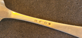 Zilver couvert van J A Gerritsen  Zeist 1917   nieuwstaat 21 cm 140 gram.