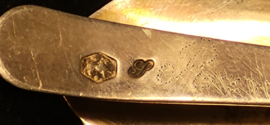 Zilver tas haak 1820 2e gehalte 6,5 bij 3 cm 11 gram.