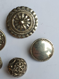 Grote collectie antieke zilveren knopen 18e eeuw Nederland. 20x
