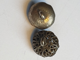 Zeeuwse Knopen set  zilver 1810 door heel nederland gedragen lot 14  12 mm