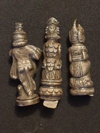 3 Indonesisch zilver beeldjes 3 bij 7 cm 50 gram