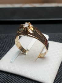 Geelgouden Tiffany pink ring met centrale briljant 0.10 crt vvsi maat 20.5.
