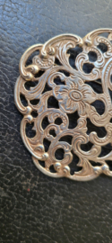 Zilver broche opengewerkt  6,5 cm 2e gehalte J W Vogel  Den Boch.